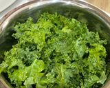 Hình bước làm 1 của món Kale Salad & Cách Làm Mềm Cải Xoăn