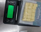 Foto langkah ke 5 dari resep Pizzaa tersehat dijamin melted !! Crust nya ayam ga pake tepung !.
