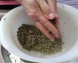 Φωτογραφία βήματος 2 της συνταγής Τρίβω Ρίγανη