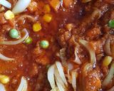 A picture of step 2 of Tomyam Fried Rice.