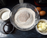 Foto del paso 2 de la receta: Pan de Oporto y pasas de uva