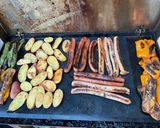 Une image de l'étape 11 de Poivrons bicolores et courgettes jaunes grillés aux épices.