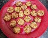 A picture of step 4 of Makai Bajri Ane Methi Na Vada.