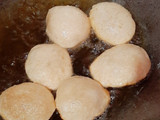 आटे के गोलगप्पे (aate ke golgappe reicpe in Hindi)