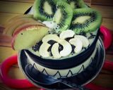 A picture of step 3 of Banana-Oats-Chia Seeds Smoothie Bowl.