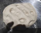 A picture of step 2 of Aloo paratha.
