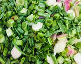 A picture of step 2 of Spring onion pakodi.
