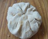 A picture of step 5 of Aloo paratha.
