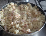 Foto del paso 7 de la receta: Cuscús encebollado con gambas, mejillones y huevo