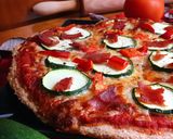 Foto del paso 5 de la receta Pizza de calabacín y jamón con masa integral casera