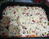 صورة لخطوة 3 من وصفة بيتزا أنواع بعجينة العشر دقائق 🍕