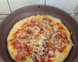 Foto langkah ke 7 dari resep Stuffed Crust Pizza Teflon Bolognese Homemade.