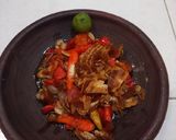 Foto langkah ke 3 dari resep Sambal dadak sunda.