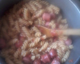 Foto del paso 2 de la receta: Fideos con salsa de salchicas ! Fácil de hacer