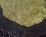 A picture of step 3 of Green coriander paratha.