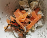 Foto del paso 4 de la receta: Ensalada de papa y salmón ahumado