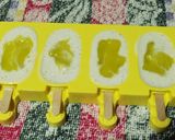 Foto del paso 3 de la receta Mini helados de plátano yogurt y mango