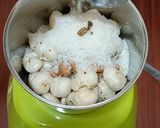 A picture of step 3 of Chamsur seeds(Garden cress seeds)-Makhana Burfi.
