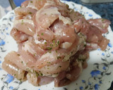 Foto del paso 6 de la receta: Tiras de contramuslo de pollo, arroz integral y ensalada china😋
