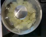 A picture of step 2 of Mashed potatoes.