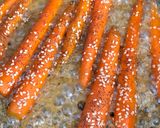 Une image de l'étape 3 de Mini carottes au miel et au sésame.