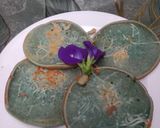 Foto langkah ke 5 dari resep Pancake Bunga Telang.