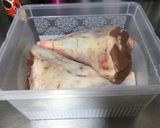 Foto del paso 1 de la receta: Chamorros de cordero a las finas hierbas
