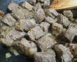 Foto del paso 3 de la receta: Carne de lomo biche a la boloñesa con tocineta