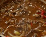 Foto langkah ke 5 dari resep Sapi Saus Lada Hitam / Black Pepper Beef Devina Hermawan.