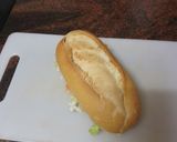 Foto del paso 3 de la receta Bocadillo de pechuga a la plancha, ensalada y salsa rosa