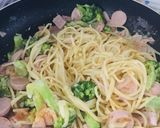 Foto del paso 3 de la receta: Espaguetti en salsa Alfredo con brócoli jamón y queso!