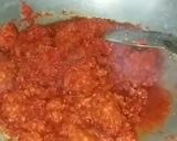 A picture of step 5 of Gajar ka halwa with mawa.