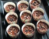 Gambar langkah 4 resipi Chocolate Banana Muffin.