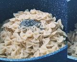 A picture of step 2 of Pasta with Tomato and Mozzarella.