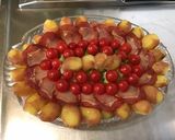 Une image de l'étape 11 de Salade surprise de pommes de terre aux tomates cerises, petits oignons blancs et lomo fumé.