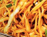 होटल जैसी बर्न्ट गार्लिक चाउमीन रेसिपी चरण 9 फोटो