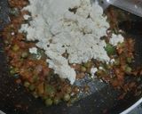 A picture of step 2 of Paneer bhurji.
