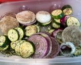 Une image de l'étape 7 de Courgettes et duo d’oignons grillés au zaatar et herbes aromatiques.
