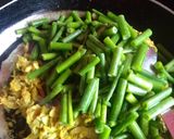 A picture of step 2 of Cabbage with onion sprouts fry.
