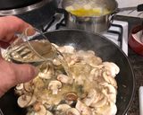 Foto del paso 5 de la receta Solomillo de ternera en salsa de setas y puré de patata