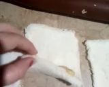 A picture of step 3 of Crispy Bread rolls.