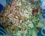 Foto del paso 3 de la receta Tartar de aguacate y salmón ahumado con pistachos y nueces