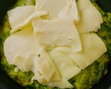 Foto del paso 2 de la receta: TORTILLA DE ACELGA RELLENA CON QUESO FRESCO 🥘🧀🥯🍷🍽️🥞