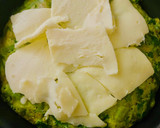 Foto del paso 2 de la receta: TORTILLA DE ACELGA RELLENA CON QUESO FRESCO 🥘🧀🥯🍷🍽️🥞