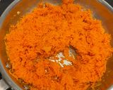 गाजर हलवा (gajar halwa recipe in marathi) रेसिपी स्टेप 3 फोटो 