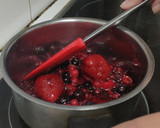 Foto del paso 2 de la receta: Mermelada casera de frutos rojos!
