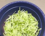Foto langkah ke 2 dari resep Tumis Labu Siam.