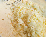 Foto del paso 7 de la receta: Quiche a los 5 Quesos con Cebolla