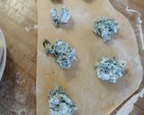 Foto del paso 4 de la receta: Ravioli de ricotta y espinacas con salsa de calabaza