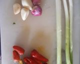 Foto langkah ke 1 dari resep Kwetiau Goreng Pedas Manis.